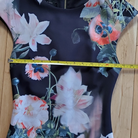 Ted Baker Opulent Bloom Fitted Midi Dress, size Ted 1 (US4) - Picture 10 of 11